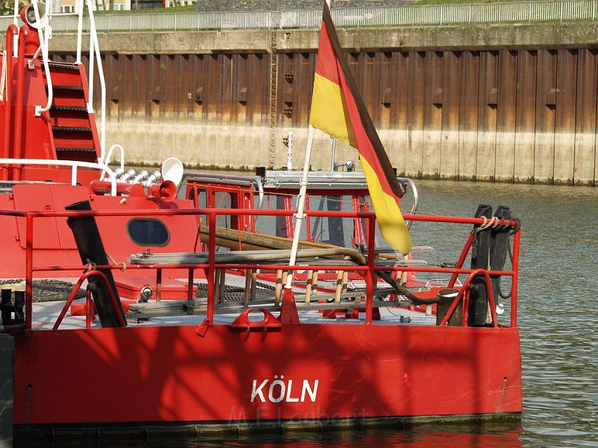 Feuerloeschboot 10-2      P086.JPG